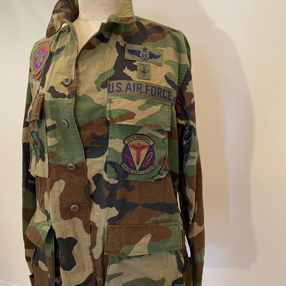 US Air Force Camouflage Mens Jacket w Patches / Woodland Camo / Size Medium - Picture 14 of 16